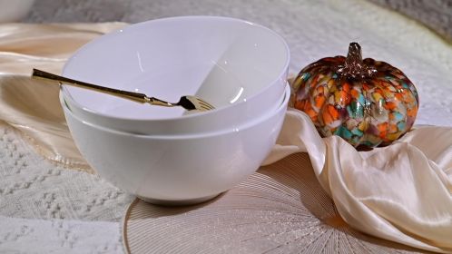 Lily Bone China Dinnerware Set, 2 Pieces, 8-inch White Large Deep Ceramic, Soup, Cereal, Oatmeal, Fruit, Rice Bowl, Plates, Dishes (Color: White)